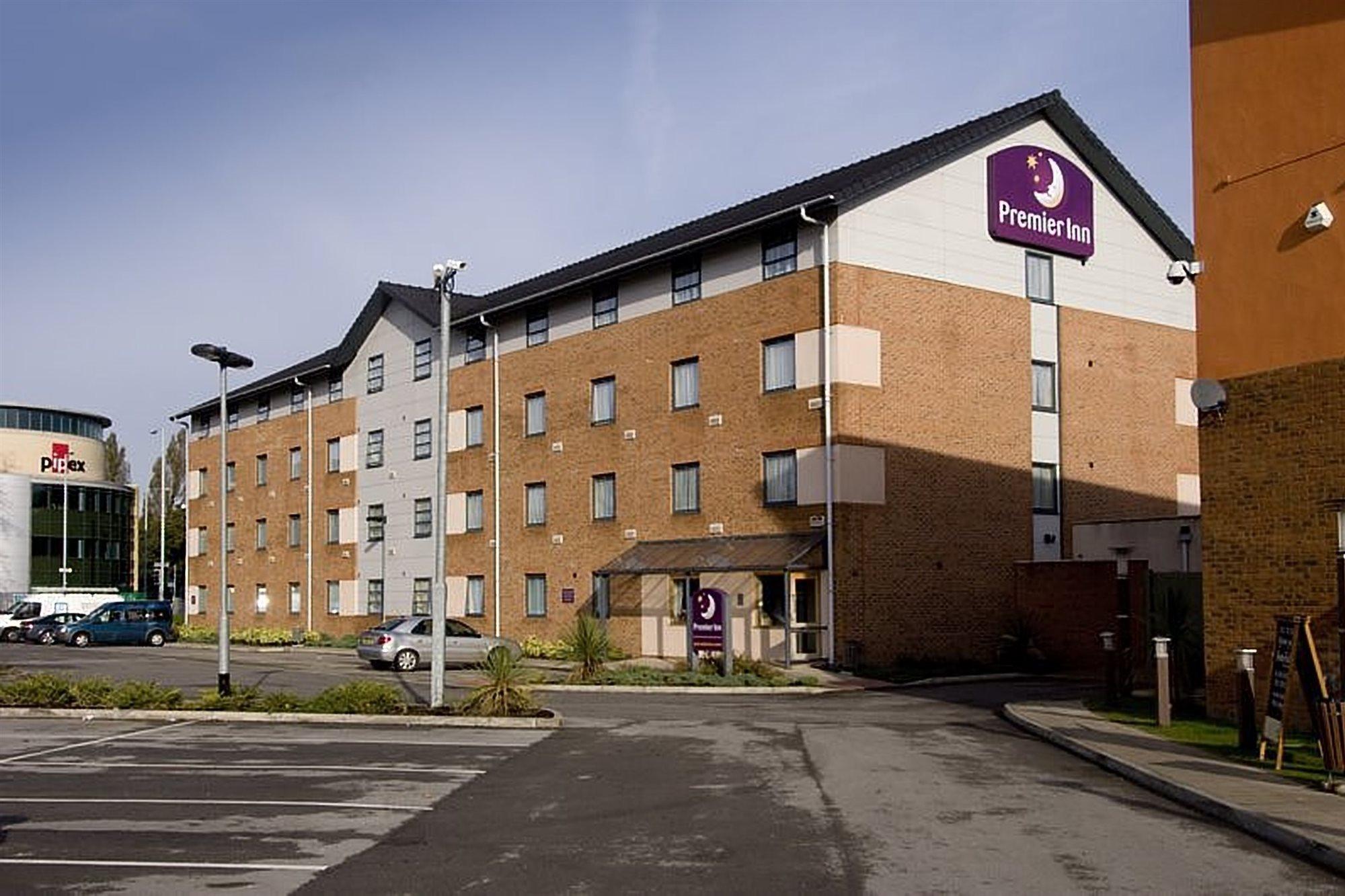 Premier Inn Manchester West Didsbury — Photos 1